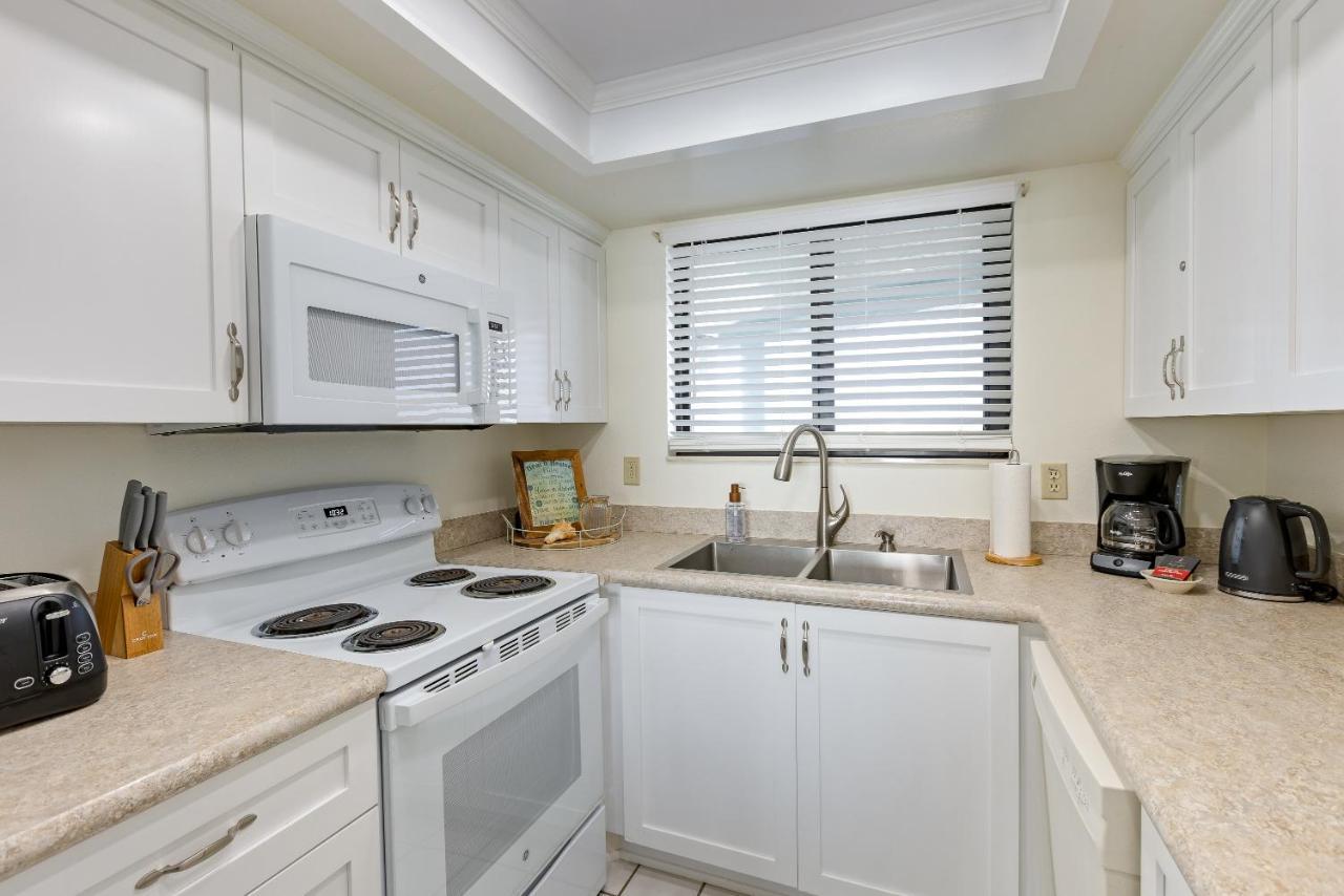 Ocean View With A Beachfront Pool At Ocean Trillium Condo ~ 403 New Smyrna Beach Exterior foto
