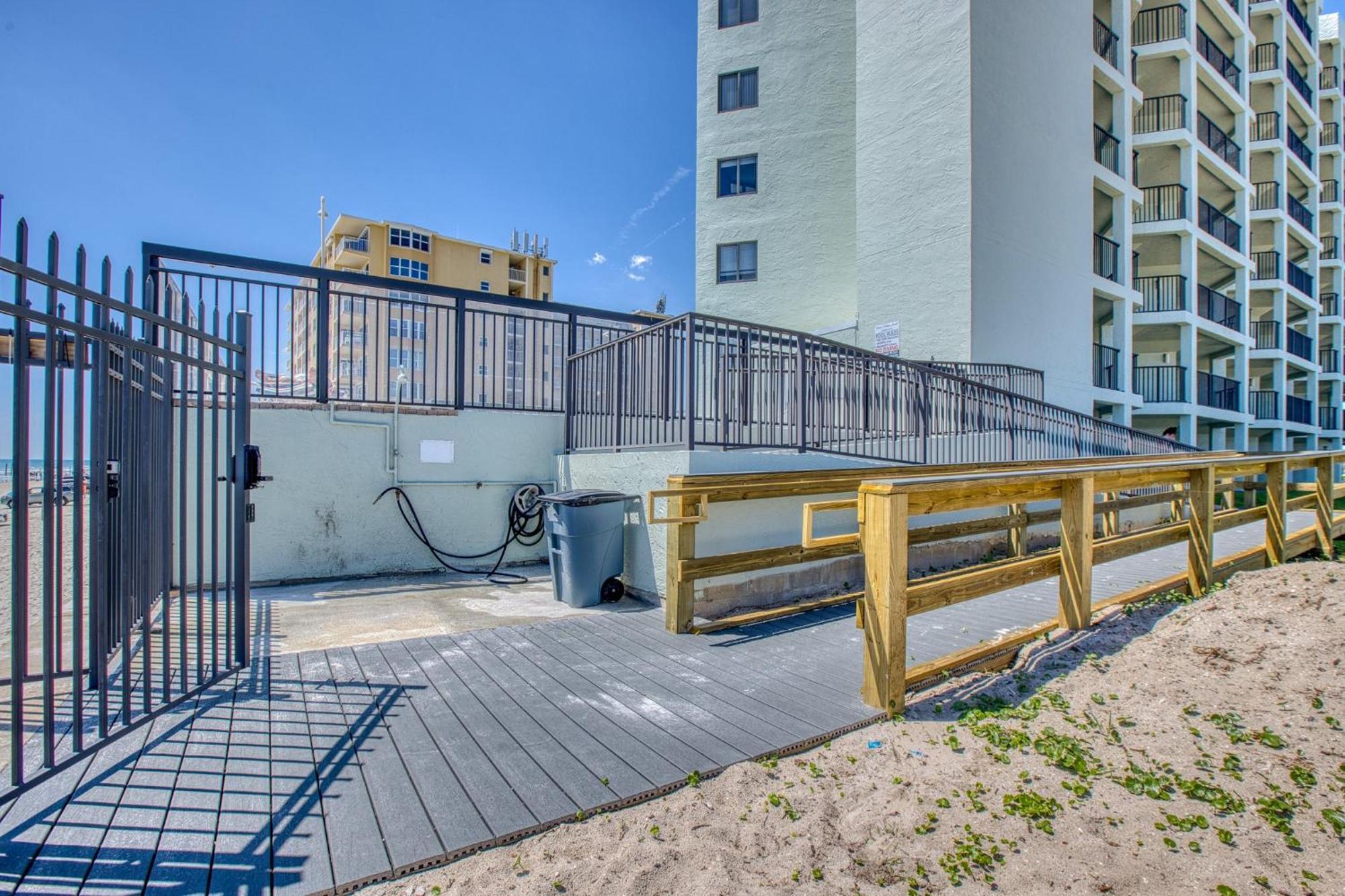 Ocean View With A Beachfront Pool At Ocean Trillium Condo ~ 403 New Smyrna Beach Exterior foto