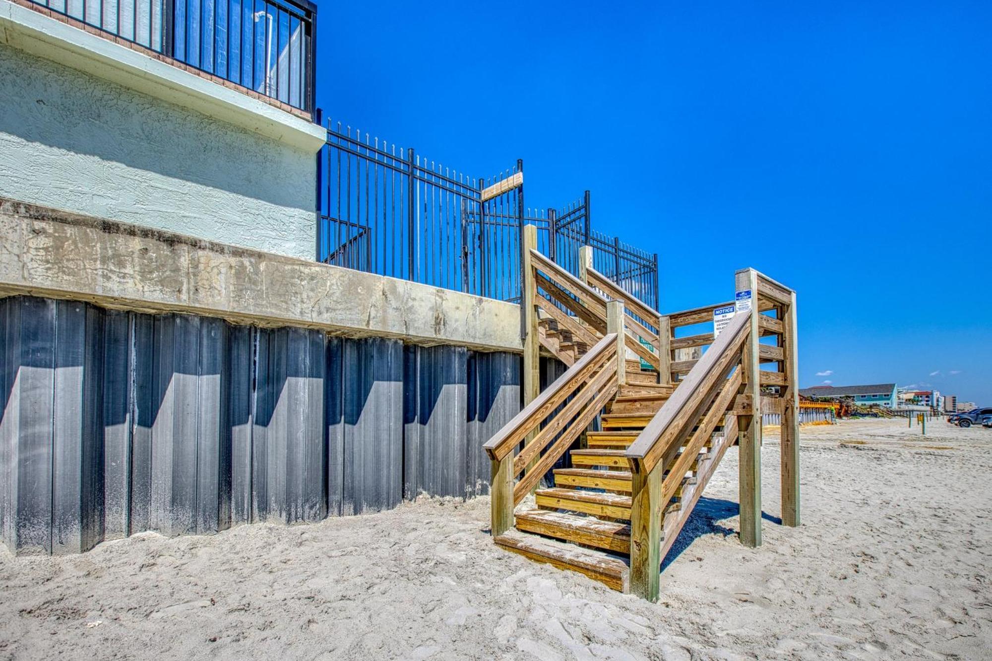 Ocean View With A Beachfront Pool At Ocean Trillium Condo ~ 403 New Smyrna Beach Exterior foto